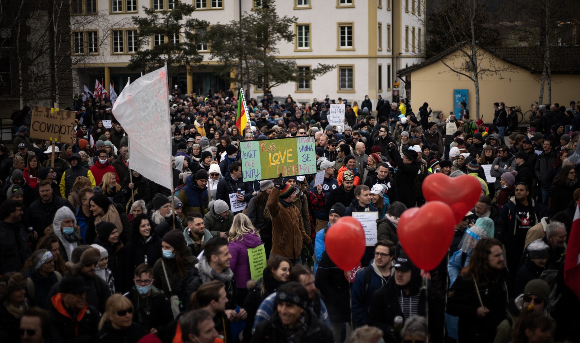 https://w.horasis.org/wp-content/uploads/2022/03/kajetan-sumila-wFMFl3gA7mo-unsplash.jpg